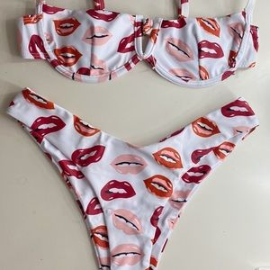 Lip bikini set
